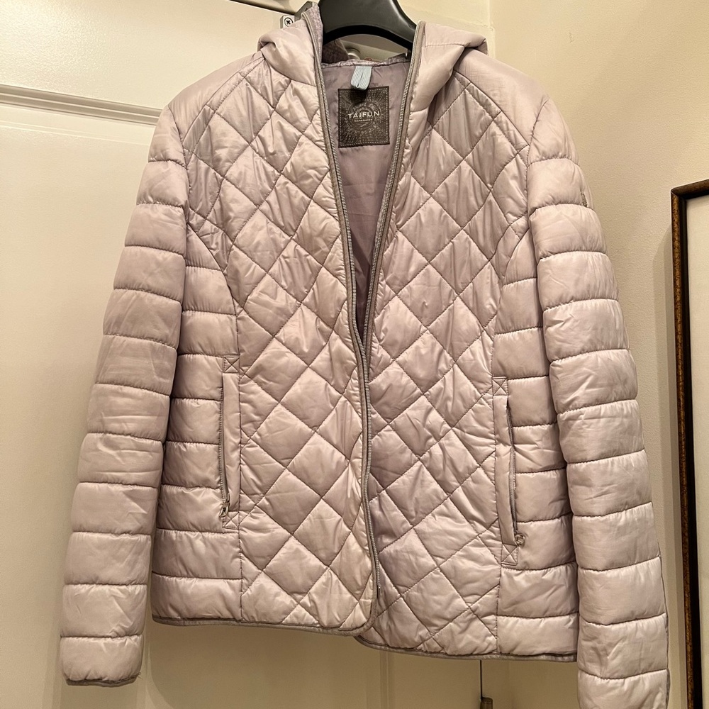 Light Puffer Jacket w/ hood